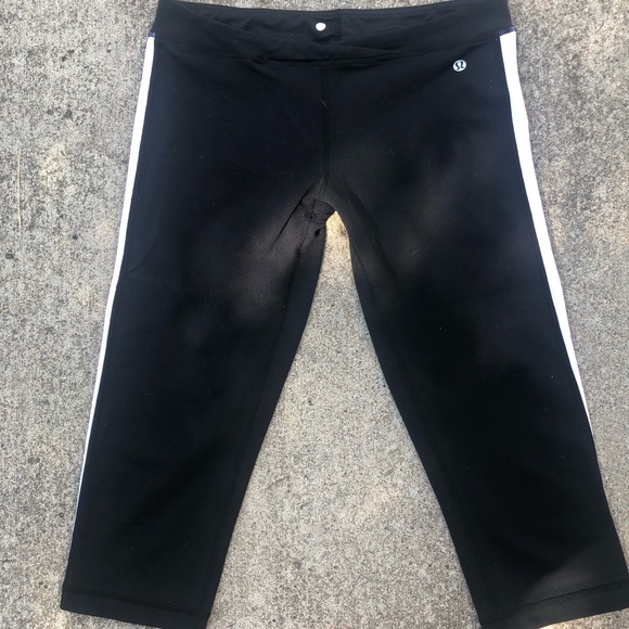 lululemon athletica Pants - Lululemon Cropped Leggings Sz 8
